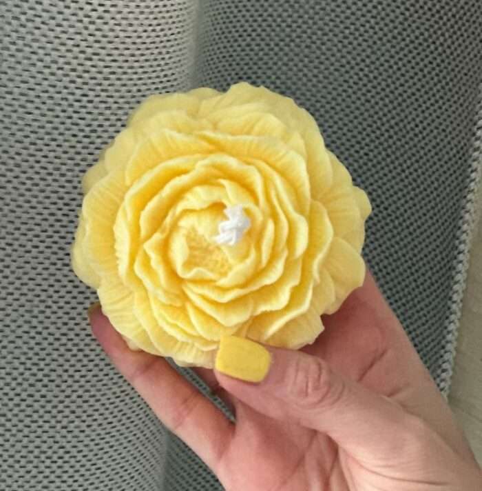 Flower Shaped Scented Candle Lemon